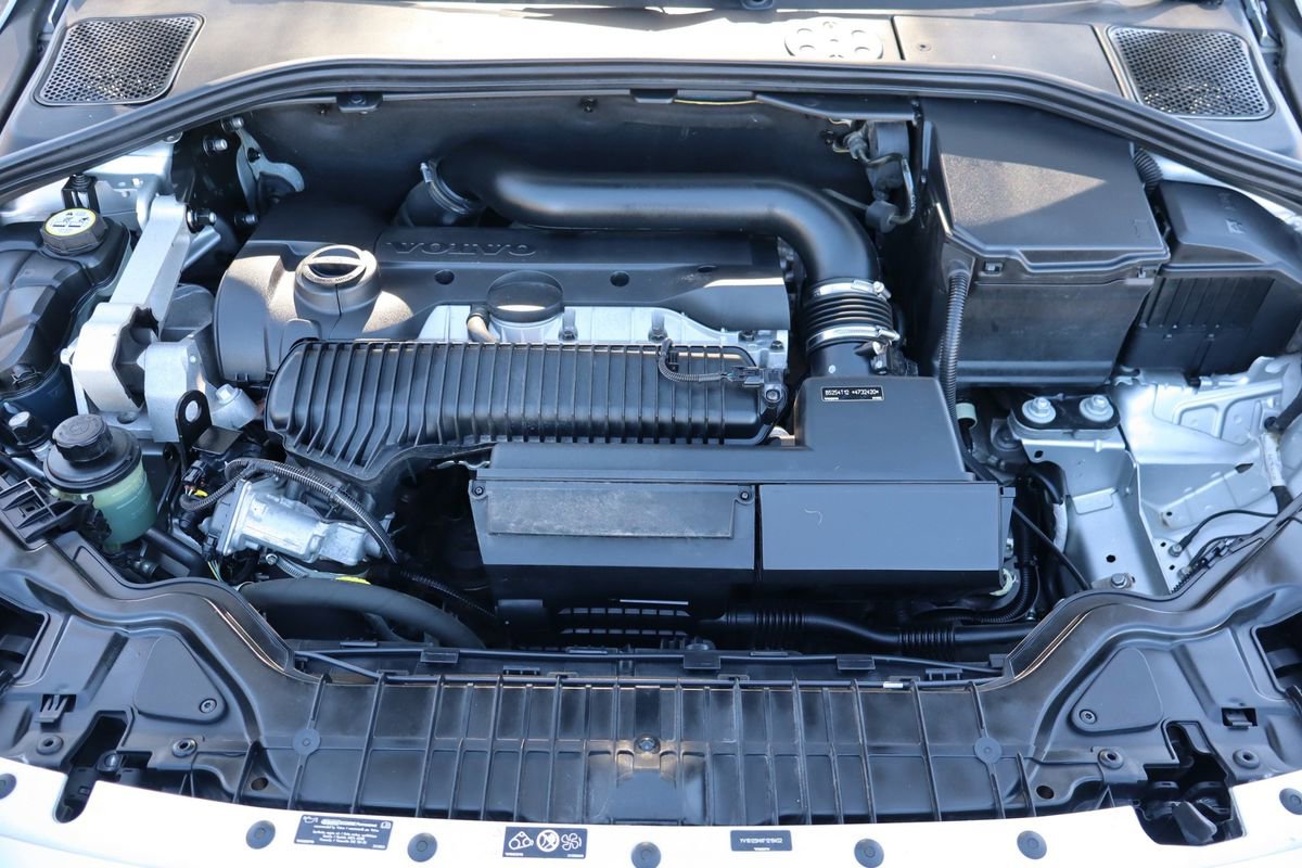 Used 2015 Volvo V60 T5 Platinum image 40