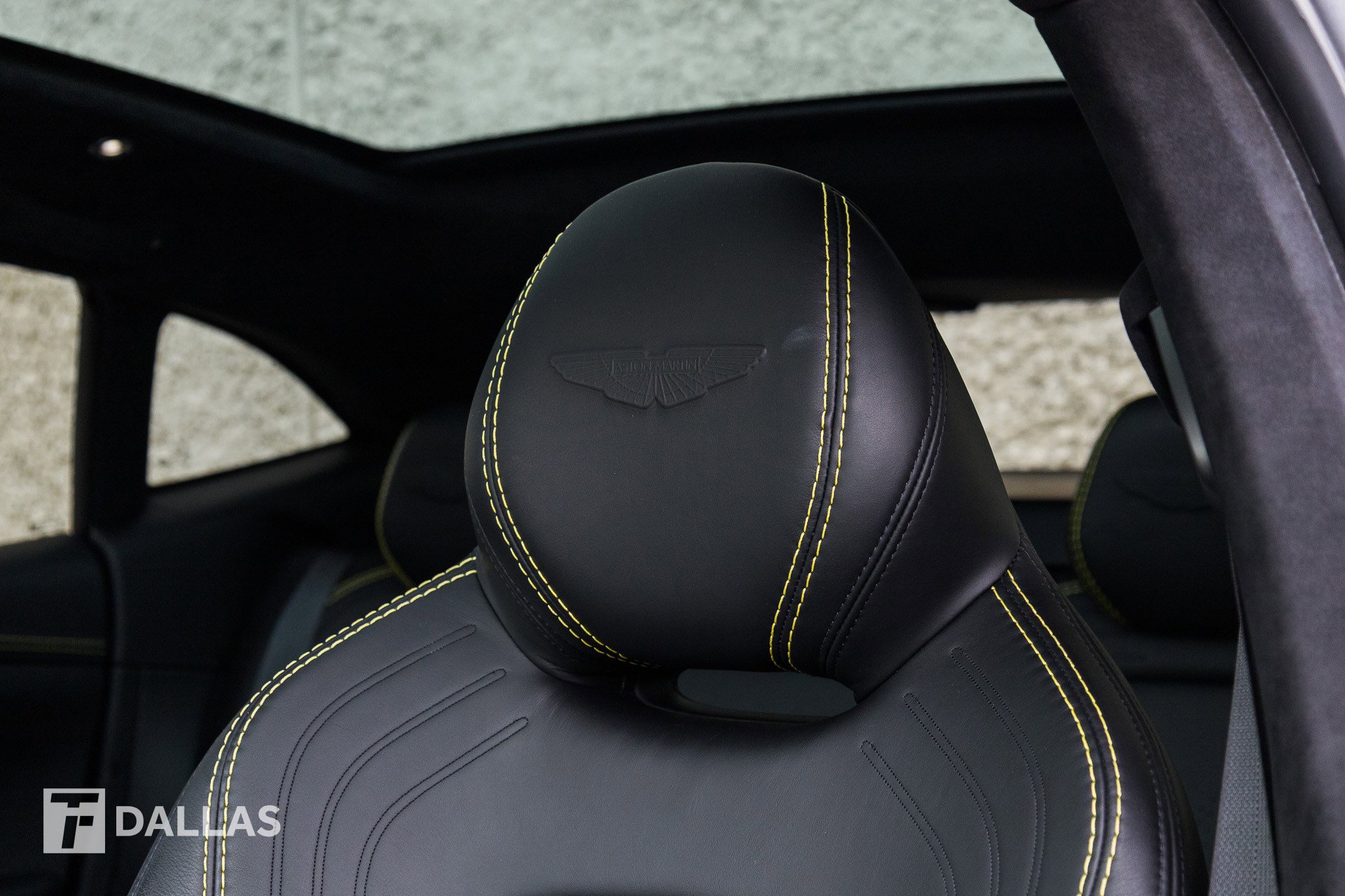 Used 2022 Aston Martin DBX image 23