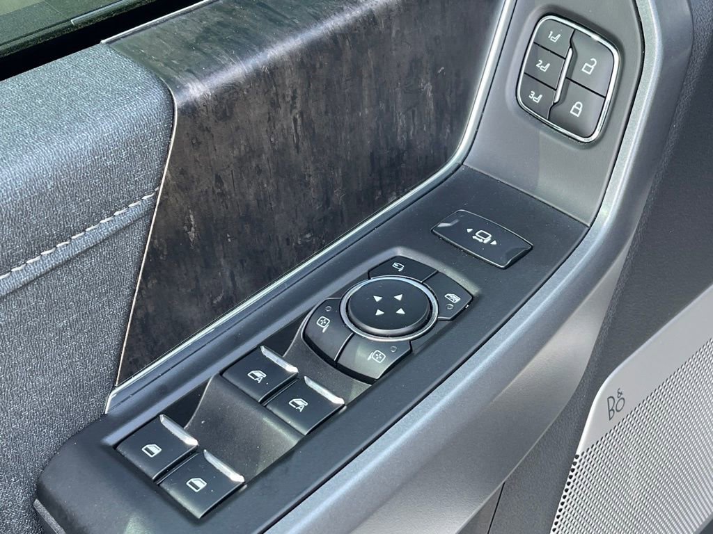 Used 2023 Ford F350 Lariat w/ FX4 Off-Road Package AWD/4WD image 17