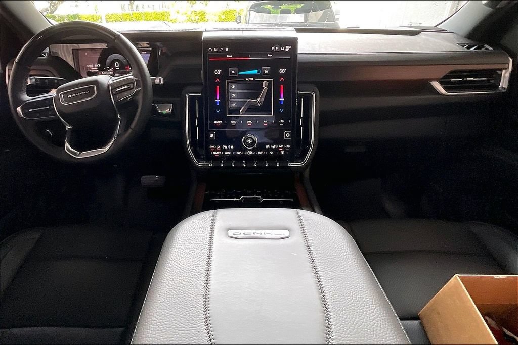 Used 2026 GMC Yukon Denali w/ Denali Reserve Package AWD/4WD image 6