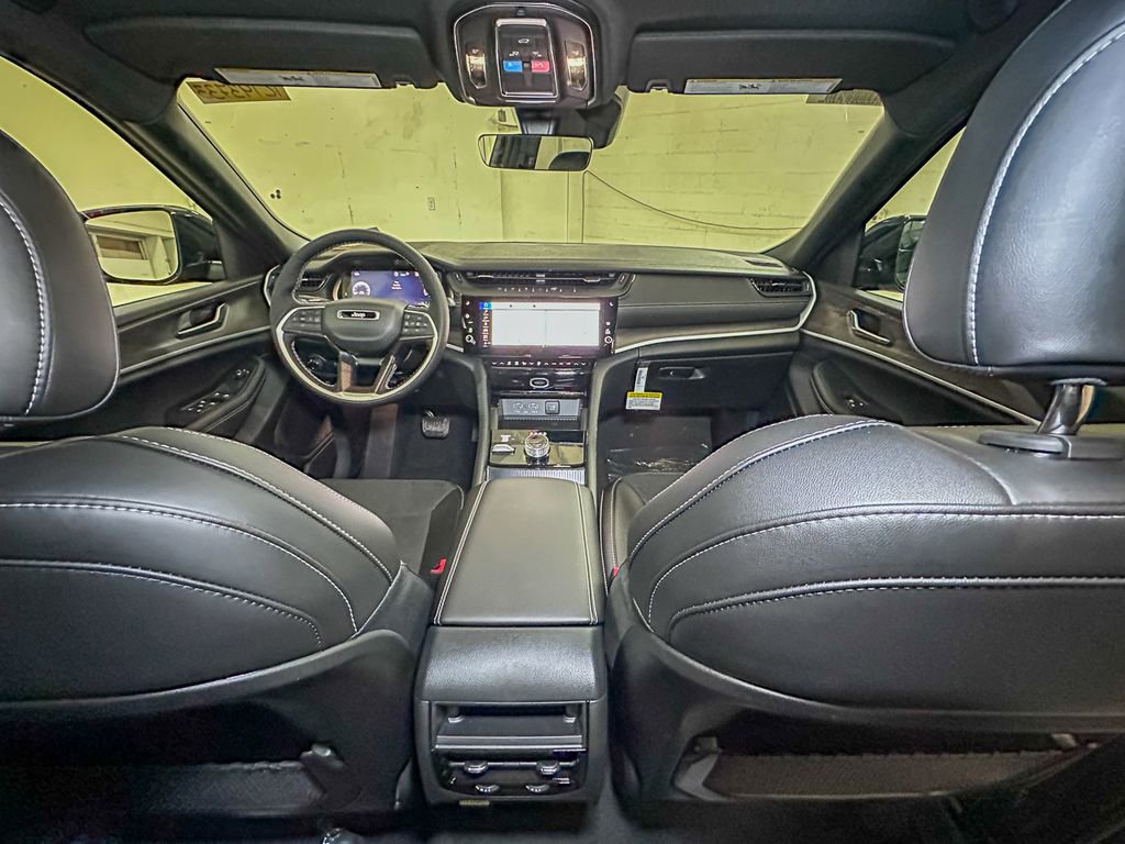 New 2026 Jeep Grand Cherokee Altitude image 21