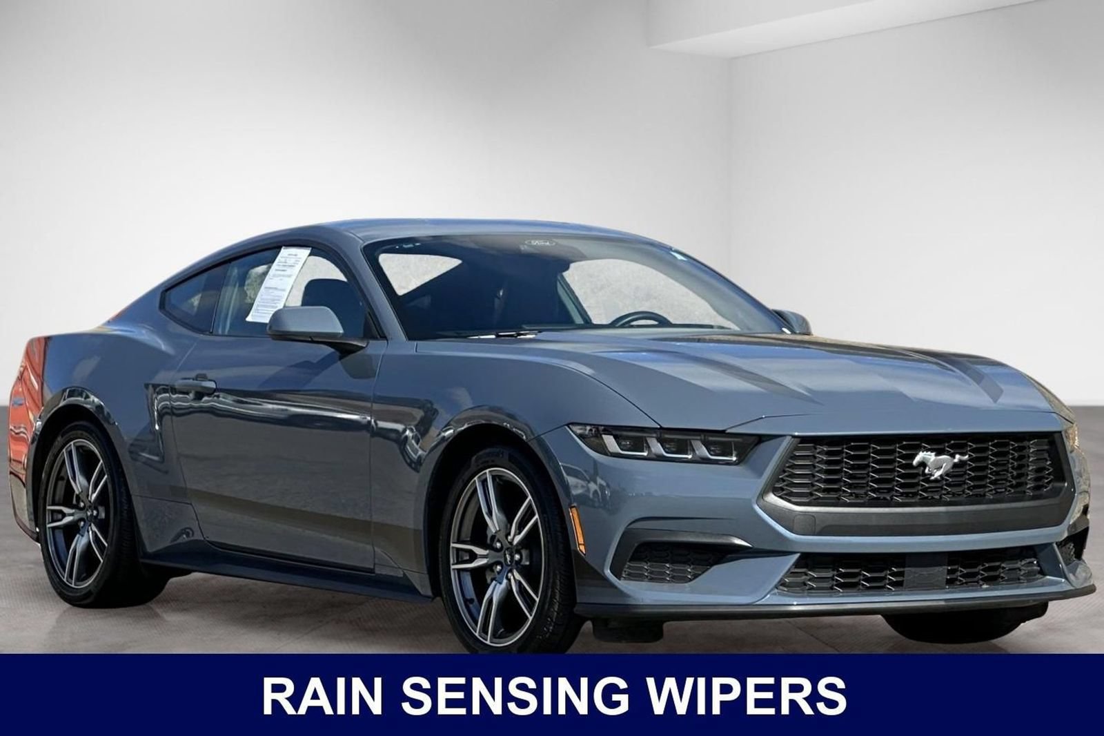 Used 2025 Ford Mustang Coupe RWD image 8