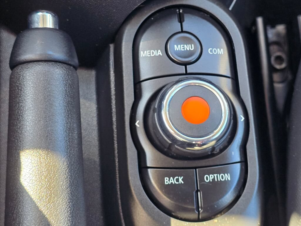 Used 2019 MINI Cooper 2-Door Hardtop FWD image 26