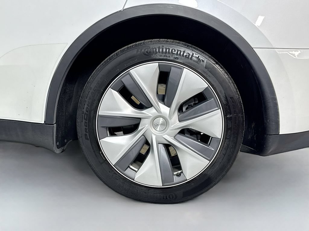 Used 2023 Tesla Model Y Long Range AWD/4WD image 8