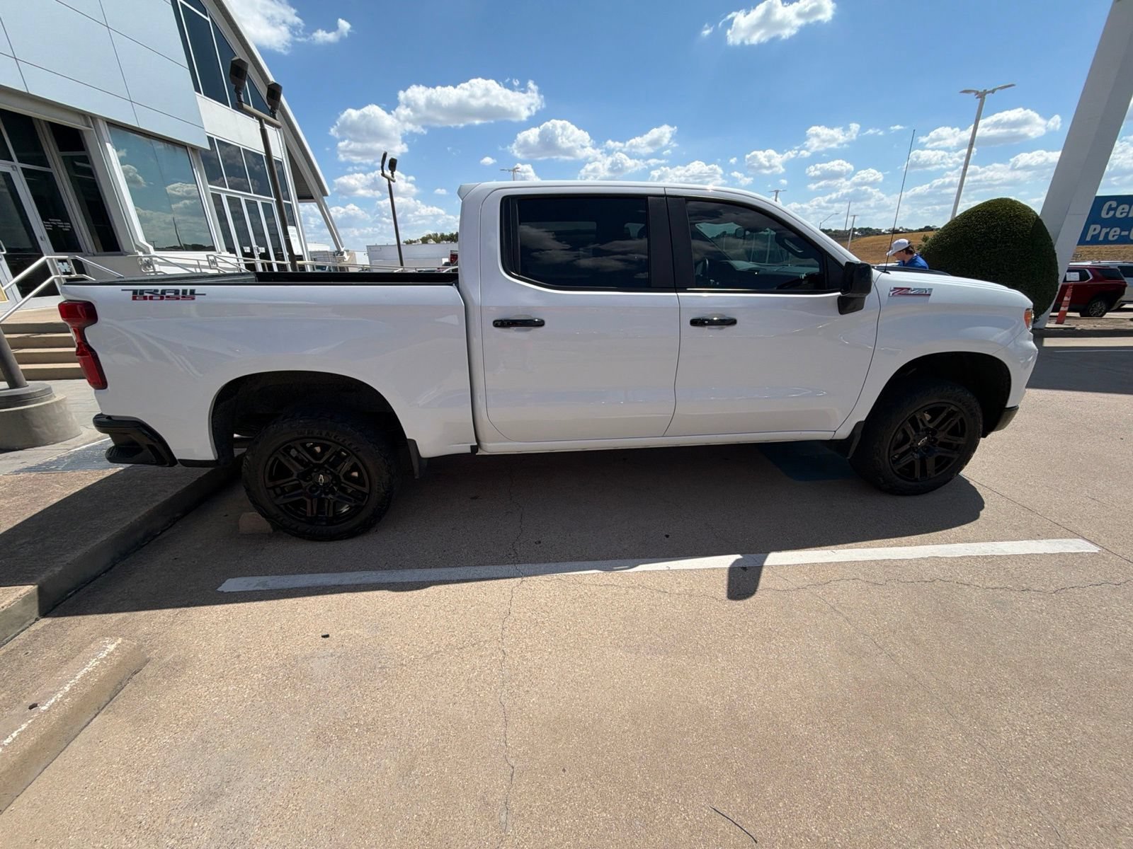 Used 2024 Chevrolet Silverado 1500 LT Trail Boss w/ Convenience Package II AWD/4WD image 6
