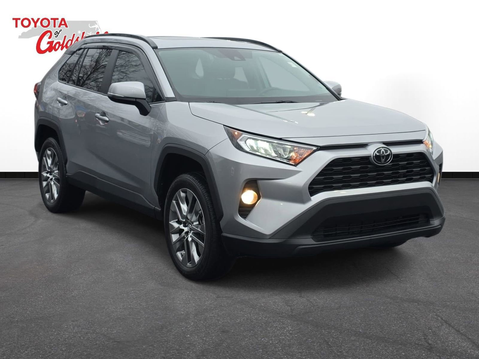 Used 2019 Toyota RAV4 XLE Premium image 3