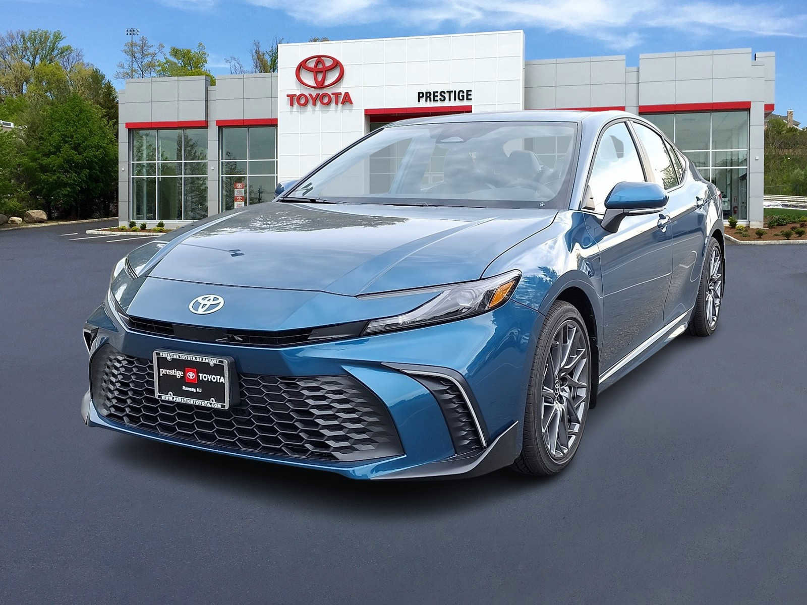 New 2025 Toyota Camry SE
