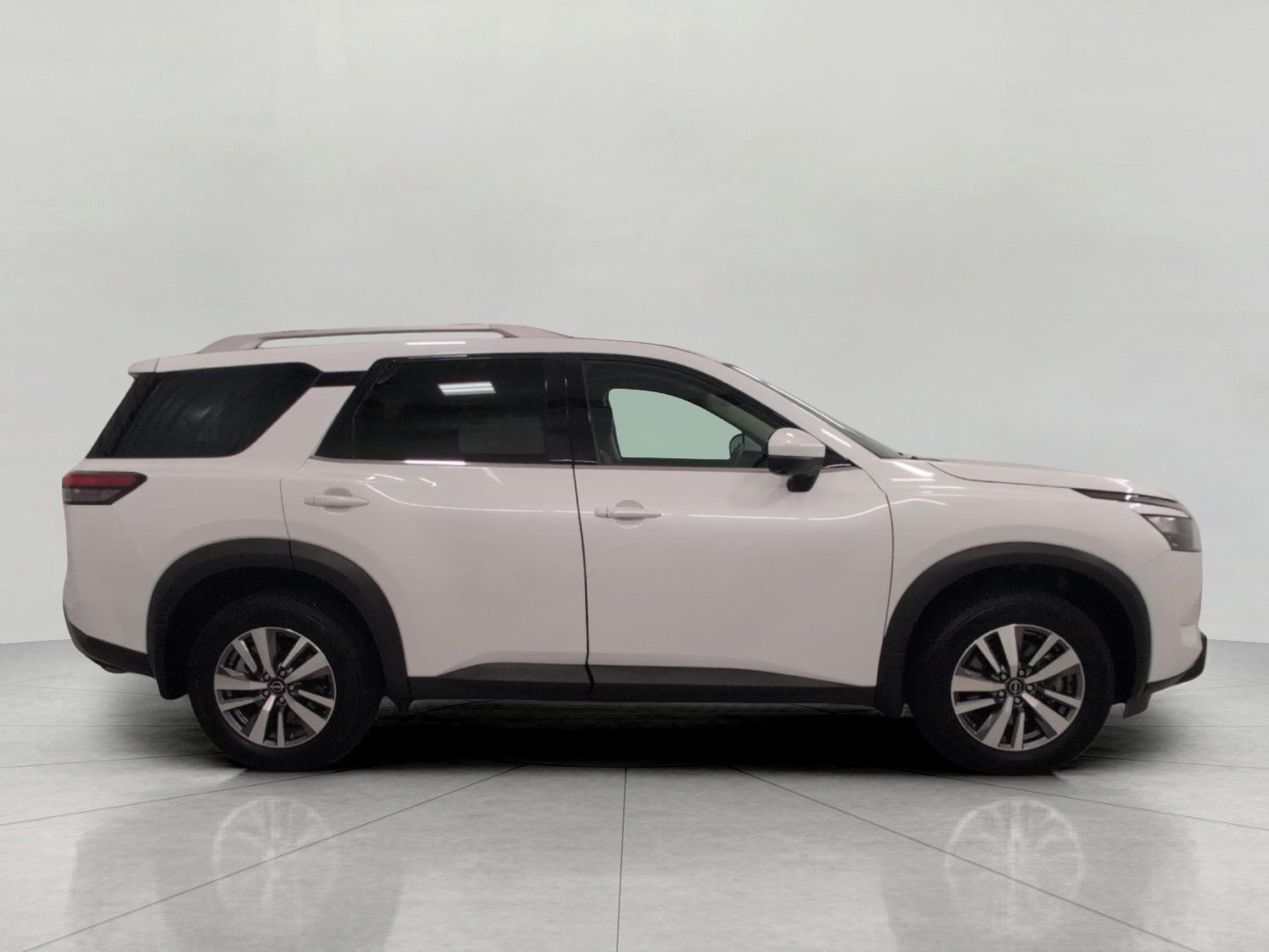 Used 2025 Nissan Pathfinder SL w/ Cargo Package AWD/4WD image 12