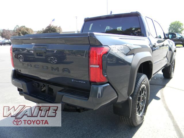 Used 2025 Toyota Tacoma TRD Off-Road AWD/4WD image 2
