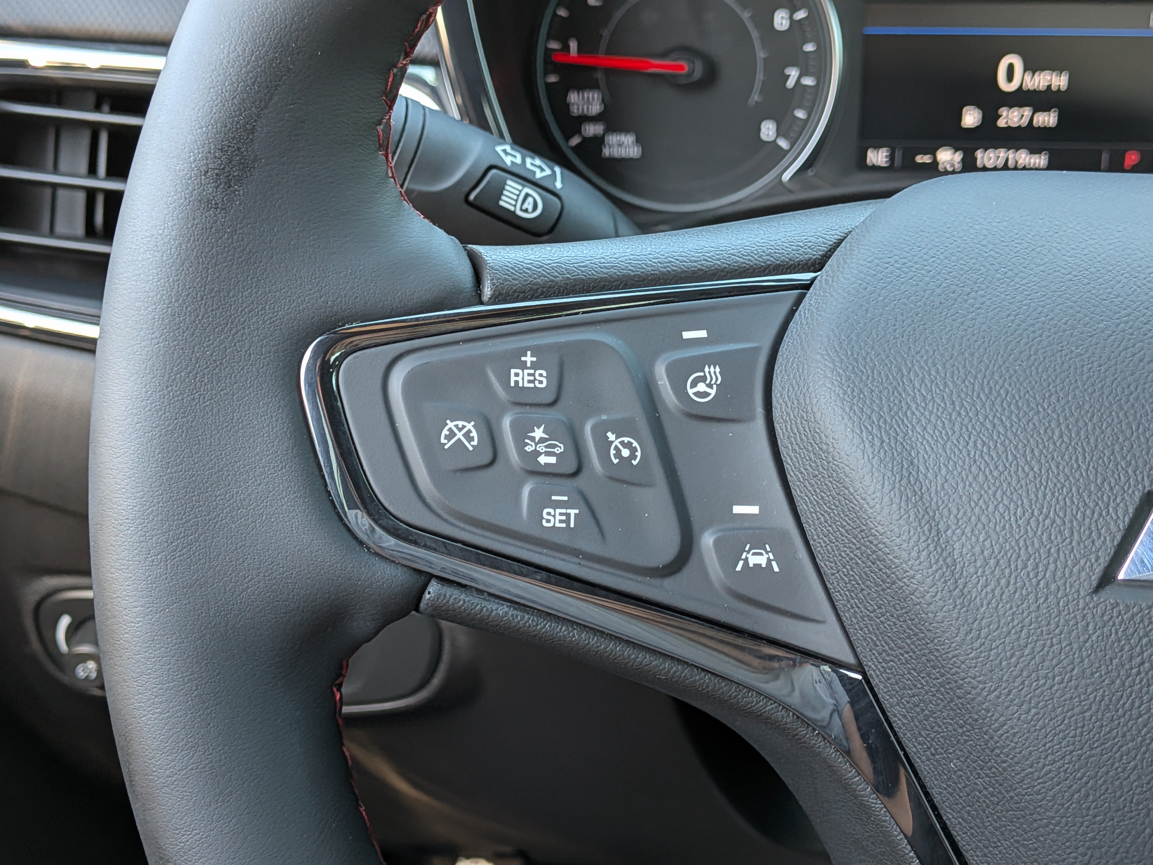 Used 2024 Chevrolet Equinox RS w/ RS Leather Package FWD image 25
