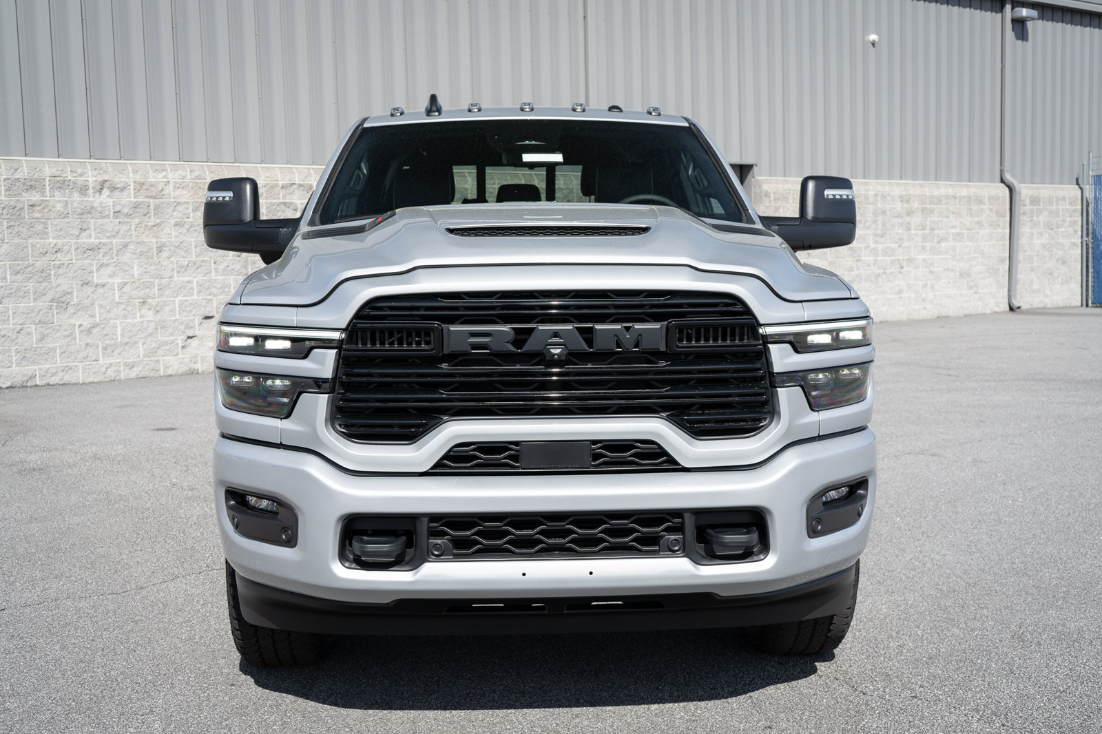 New 2026 RAM 2500 Laramie AWD/4WD image 2