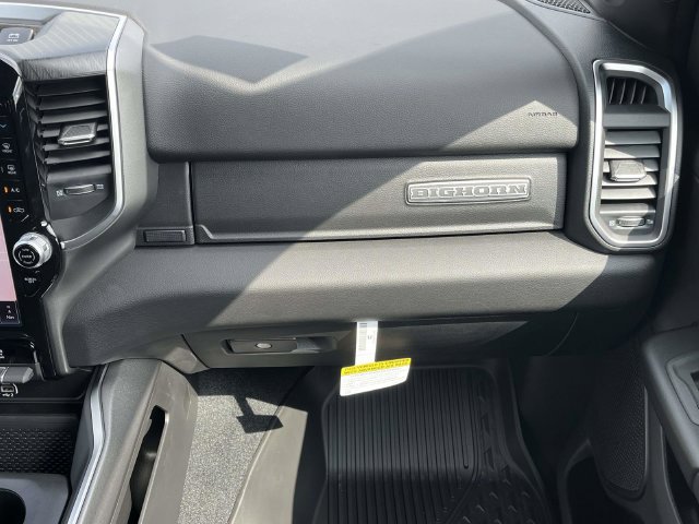 New 2027 RAM 1500 4x4 Crew Cab image 15