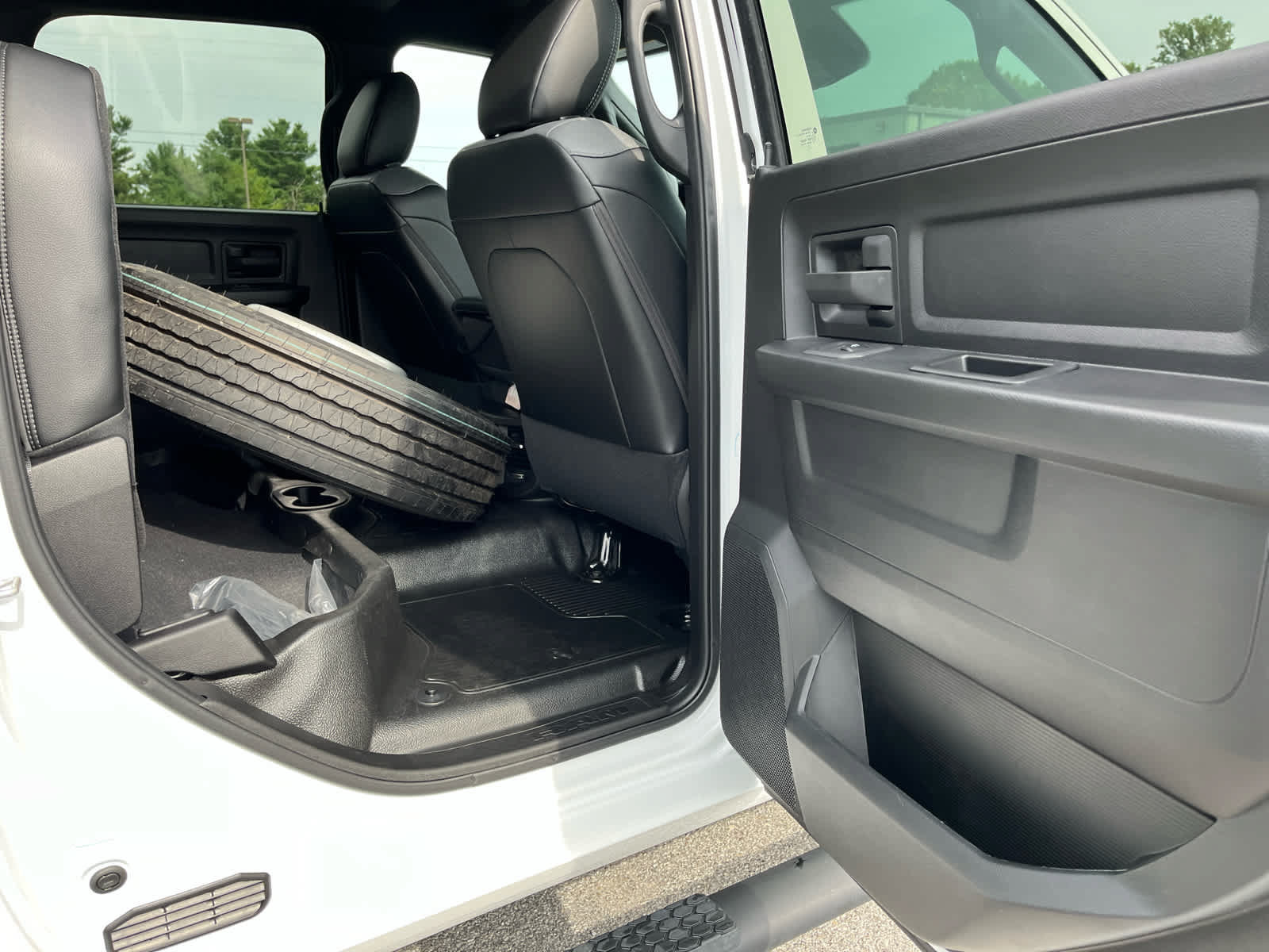 New 2026 RAM 4500 Tradesman w/ Chrome Appearance Group AWD/4WD image 28