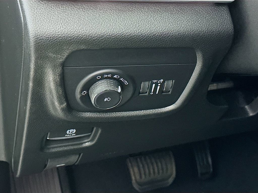 New 2025 Jeep Grand Cherokee L Limited w/ Black Appearance Package image 14