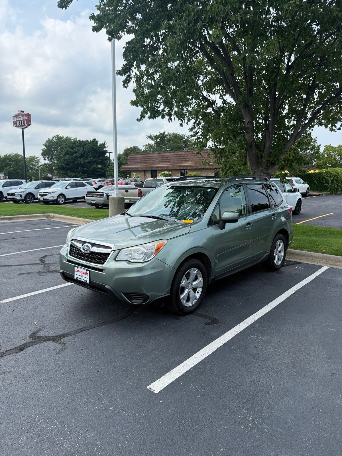 Used 2015 Subaru Forester 2.5i Premium AWD/4WD image 1