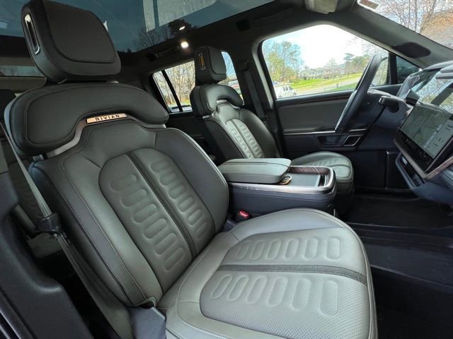 Used 2024 Rivian R1S Adventure image 32