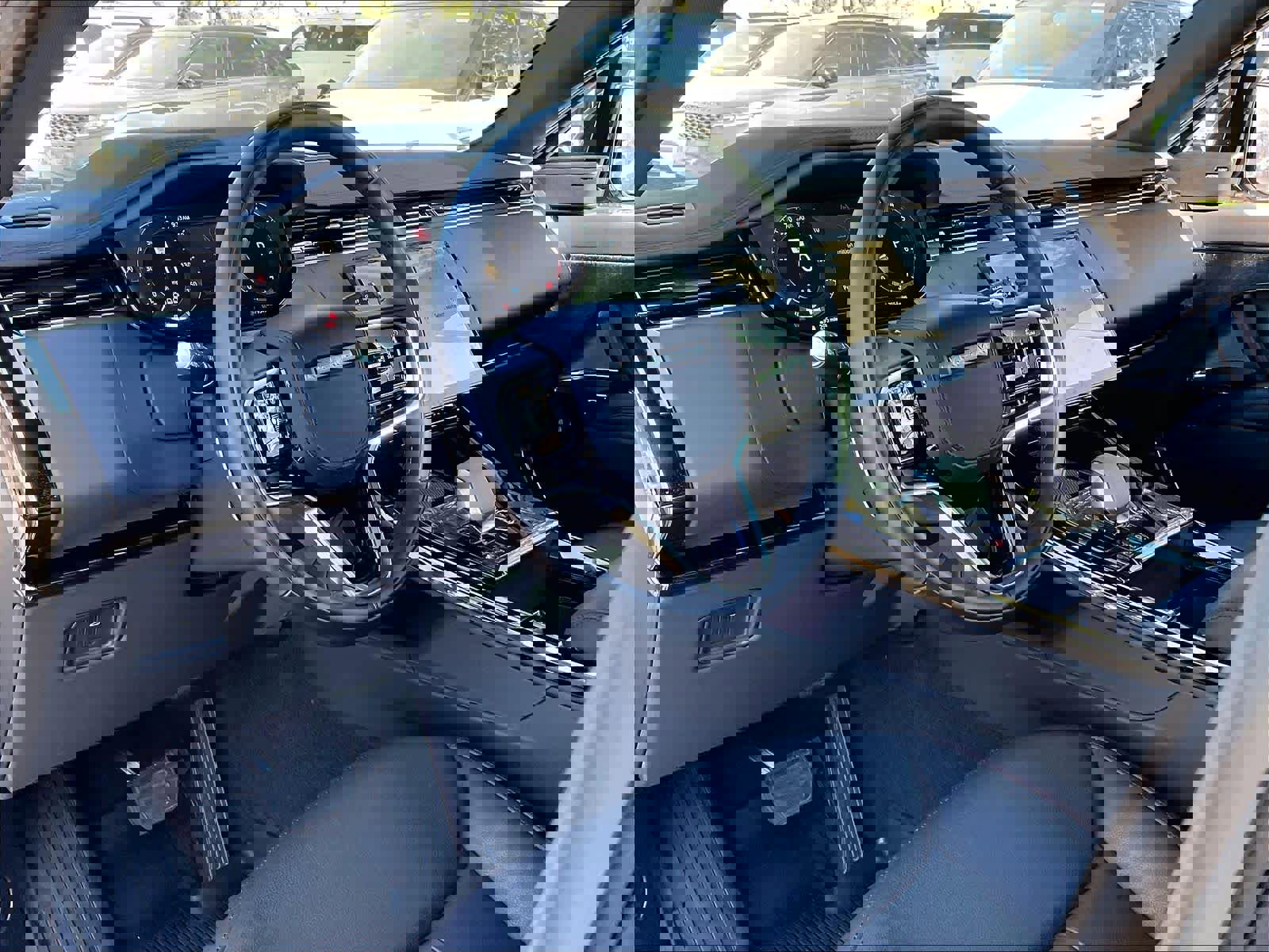 Used 2025 Land Rover Range Rover Sport S image 16