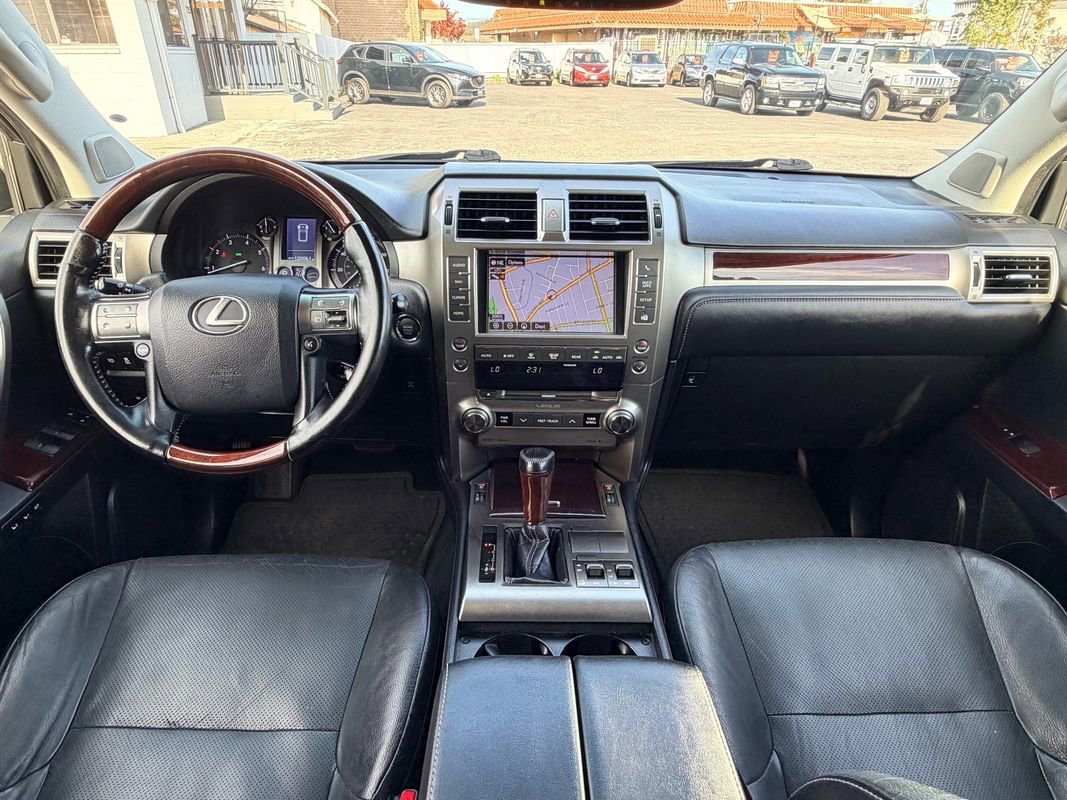 Used 2017 Lexus GX 460 image 34