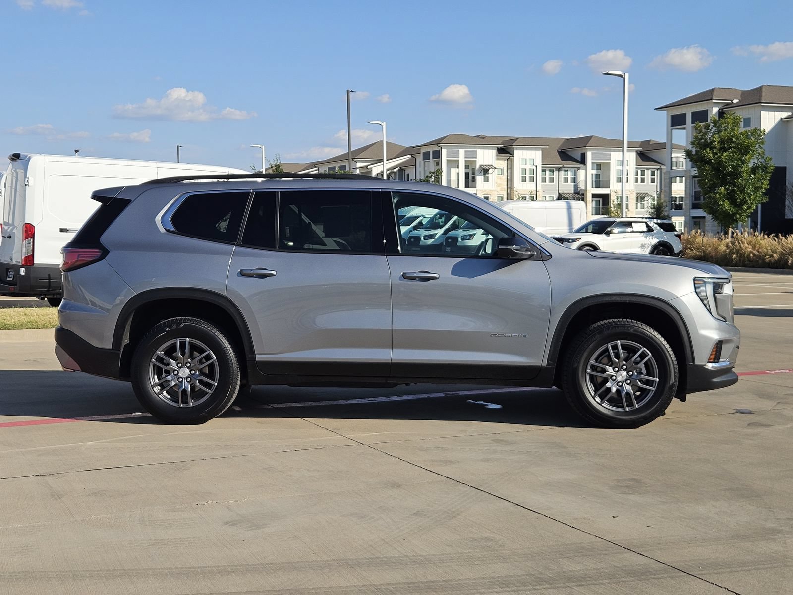 Certified 2025 GMC Acadia Elevation FWD image 7