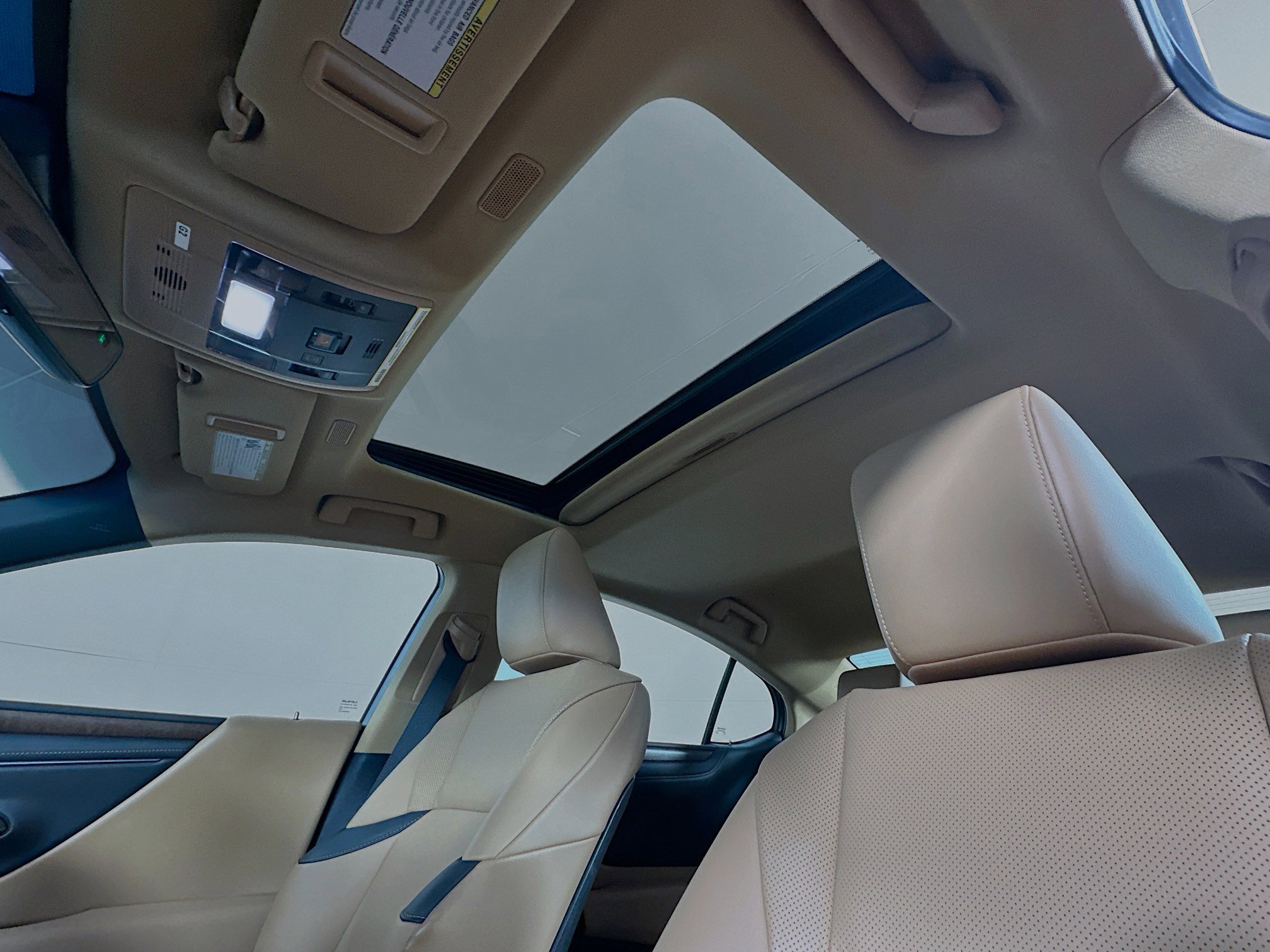 Used 2025 Lexus ES 300h ES 300h w/ Premium Package image 23