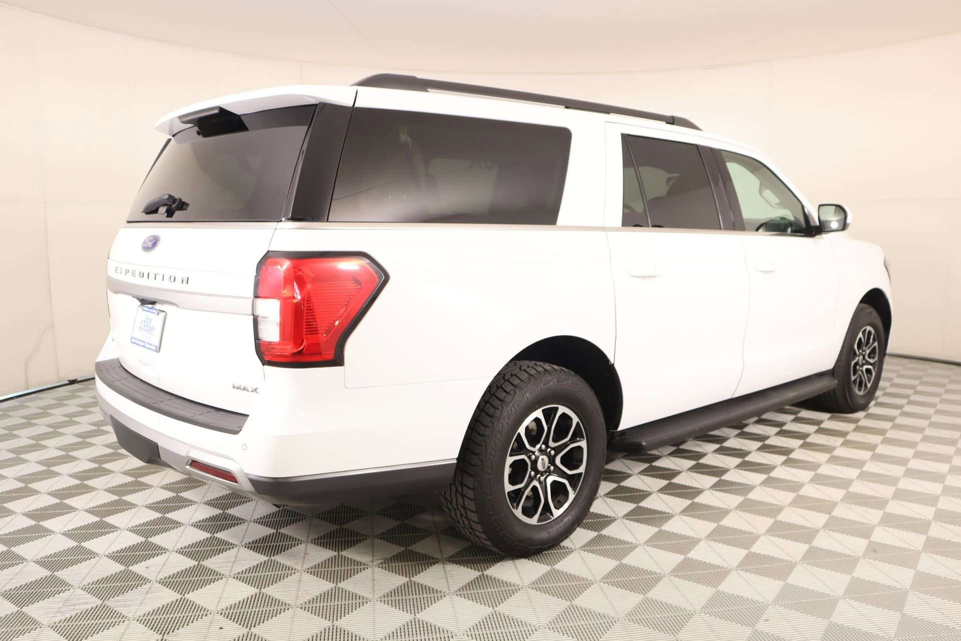 Used 2024 Ford Expedition Max XLT image 22