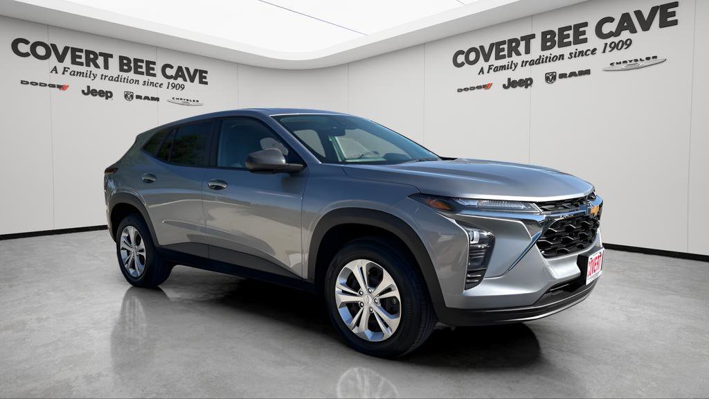 Used 2024 Chevrolet Trax LS w/ Driver Confidence Package image 12