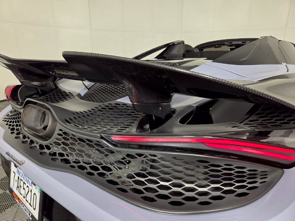 Used 2024 McLaren 750S Spider RWD image 27