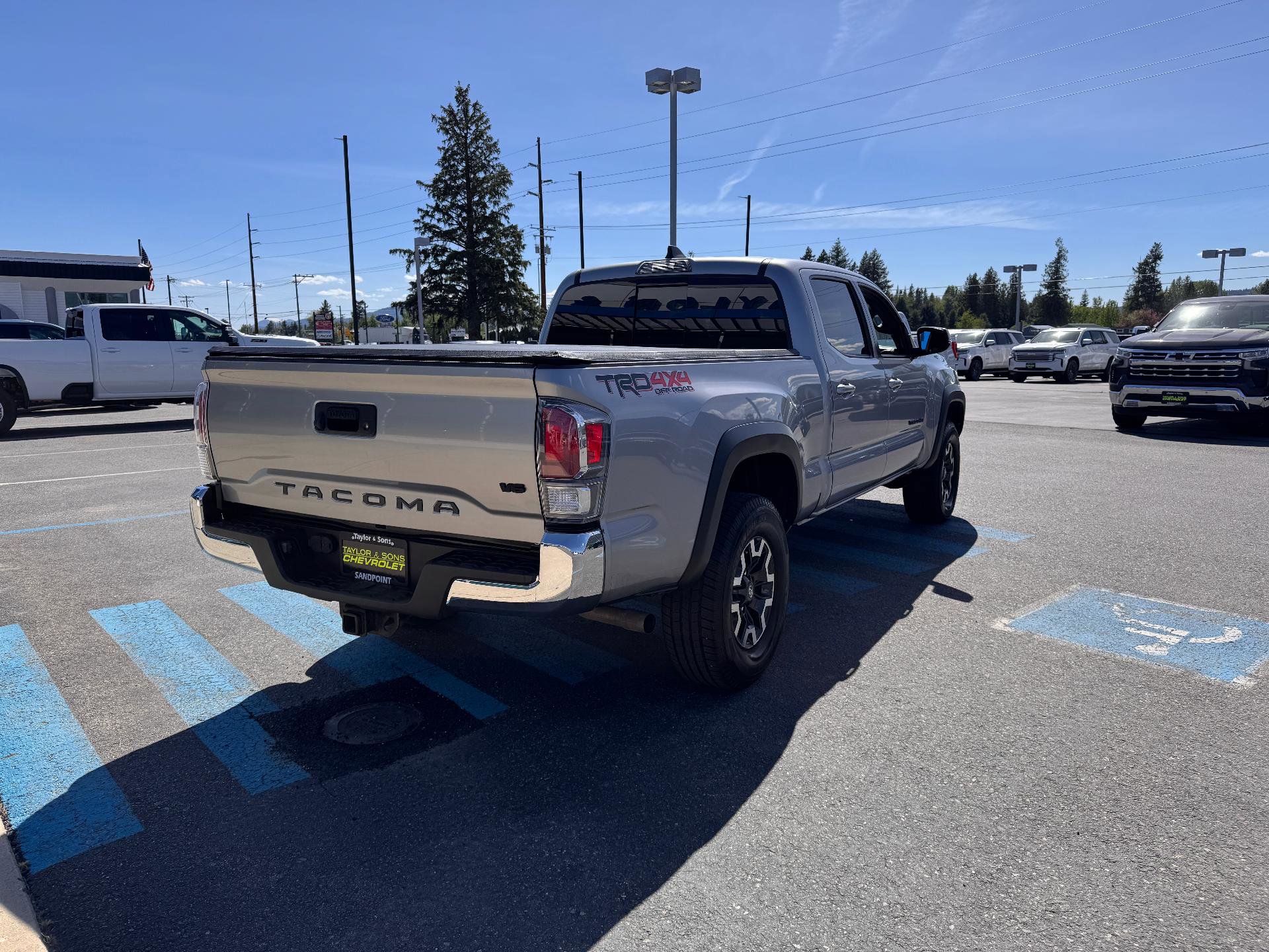 Used 2020 Toyota Tacoma TRD Off-Road AWD/4WD image 7