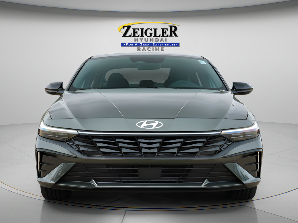 New 2026 Hyundai Elantra SEL Sport FWD image 2