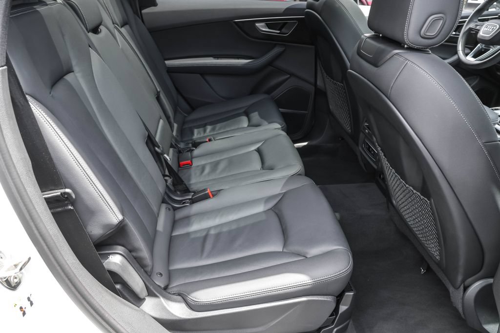 Used 2025 Audi Q7 3.0T Premium Plus AWD/4WD image 30