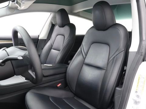 Used 2023 Tesla Model 3 Standard Range image 13