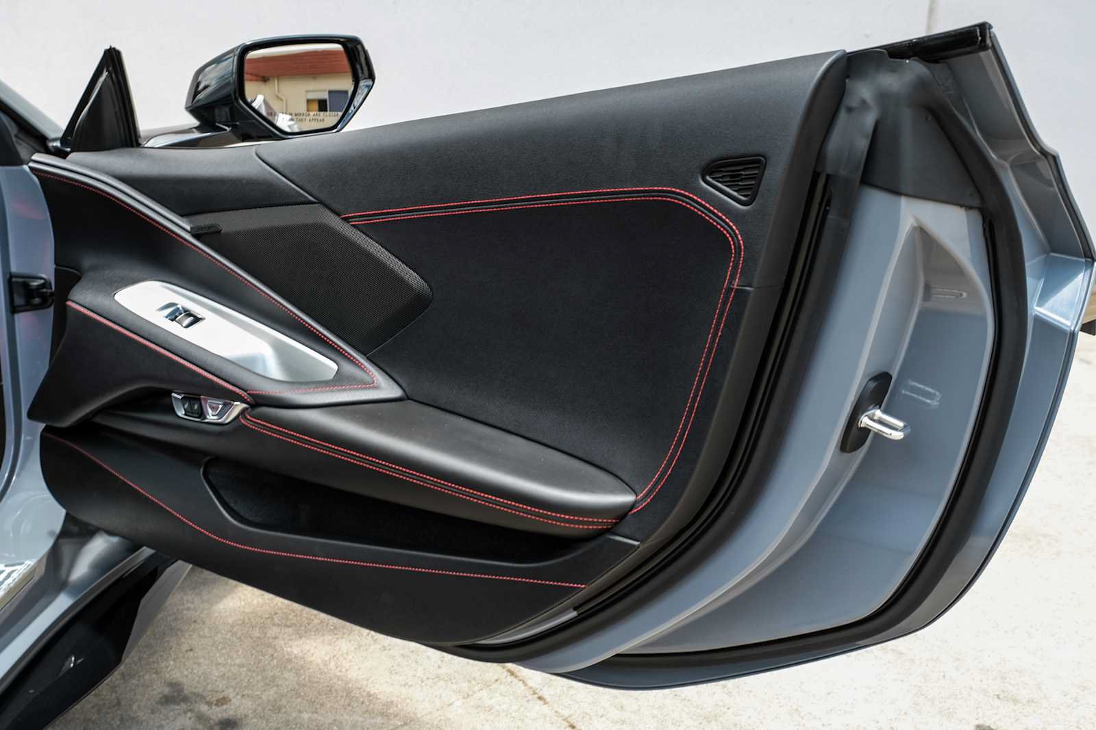 Used 2025 Chevrolet Corvette Z06 RWD image 33