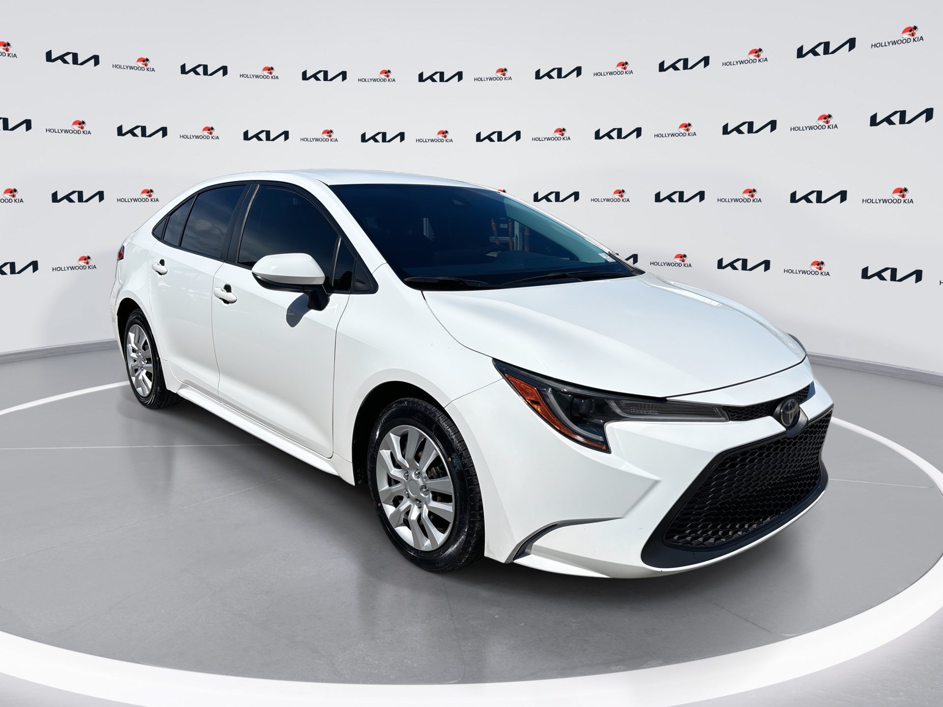 Used 2022 Toyota Corolla LE FWD video 1