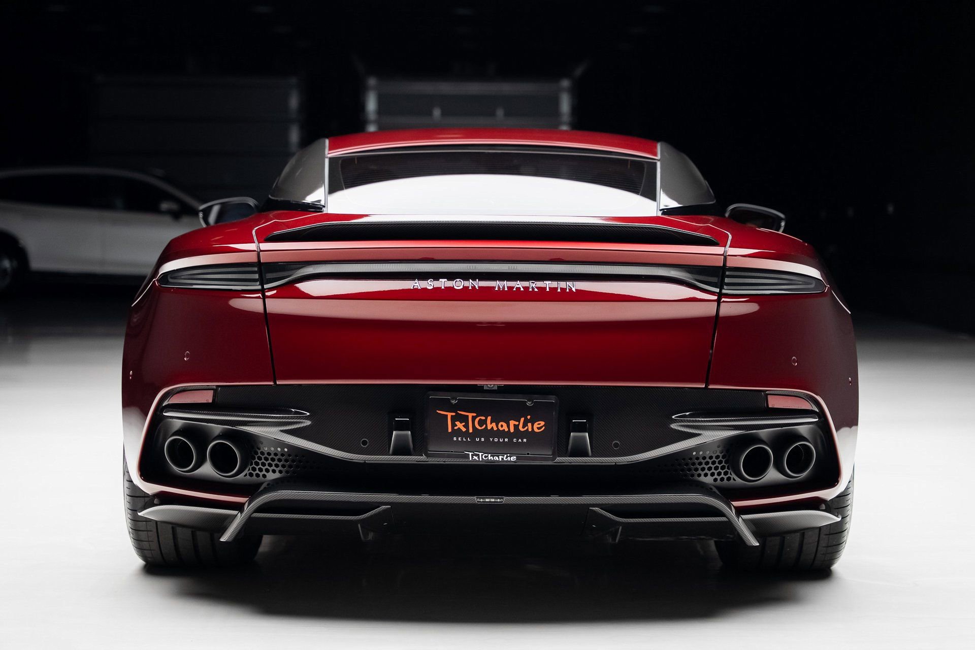 Used 2023 Aston Martin DBS Coupe image 31