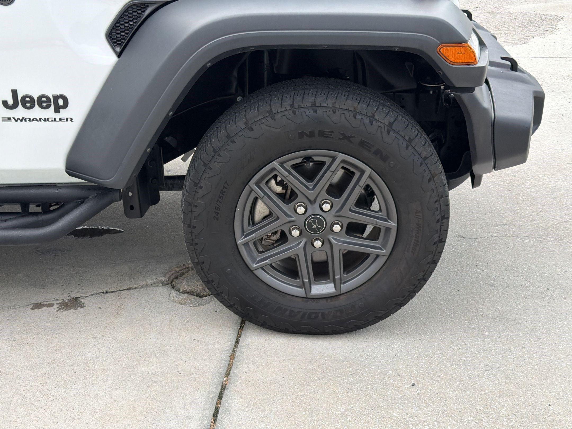 Used 2024 Jeep Wrangler Sport AWD/4WD image 12