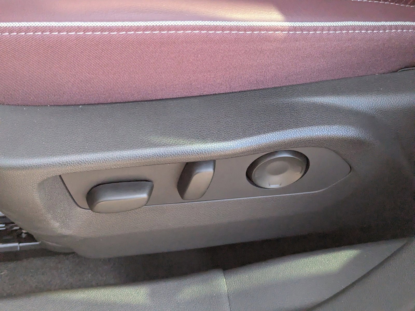 Used 2025 Buick Envision Sport Touring image 24