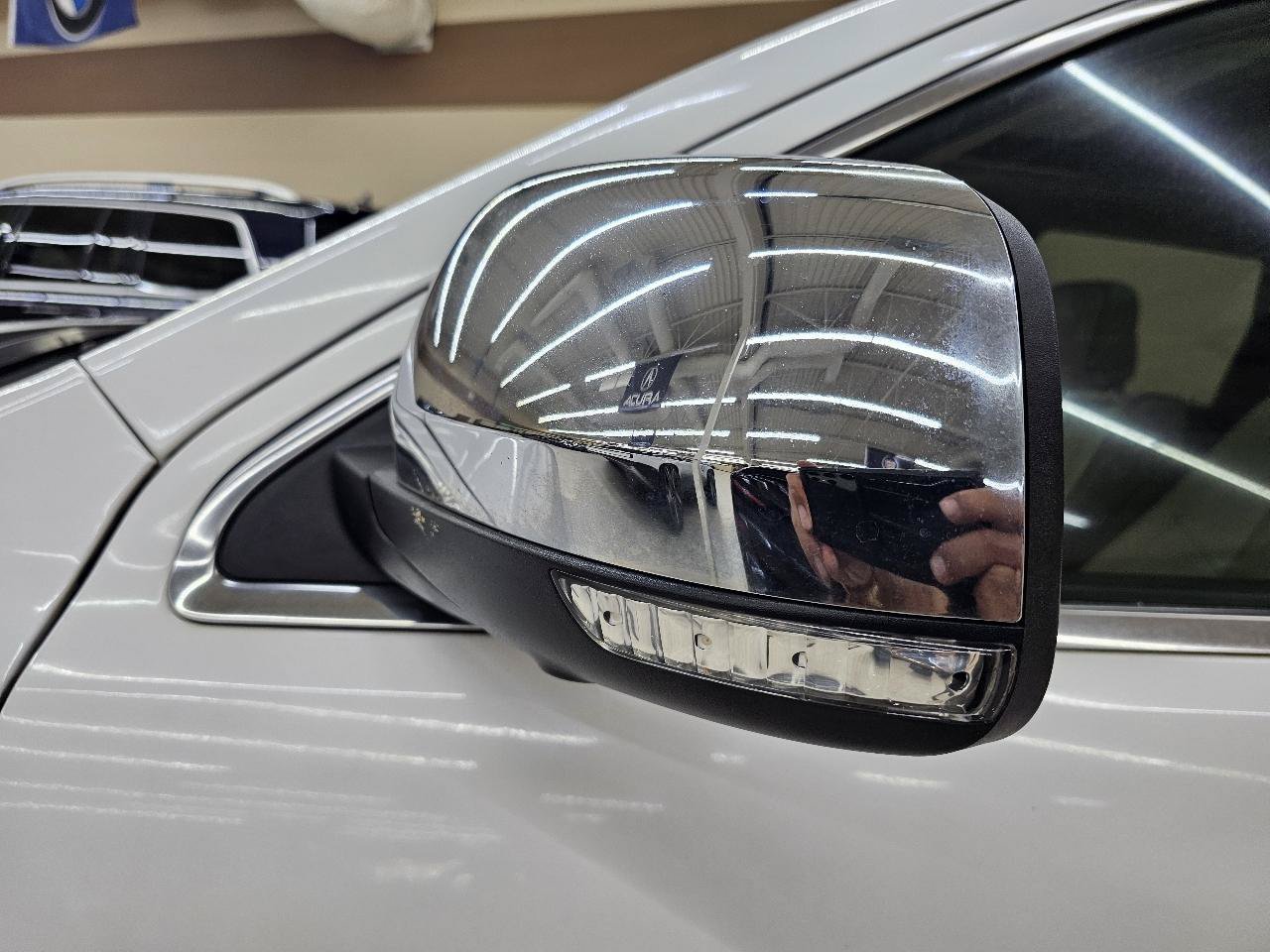 Used 2018 Jeep Grand Cherokee Overland RWD image 11