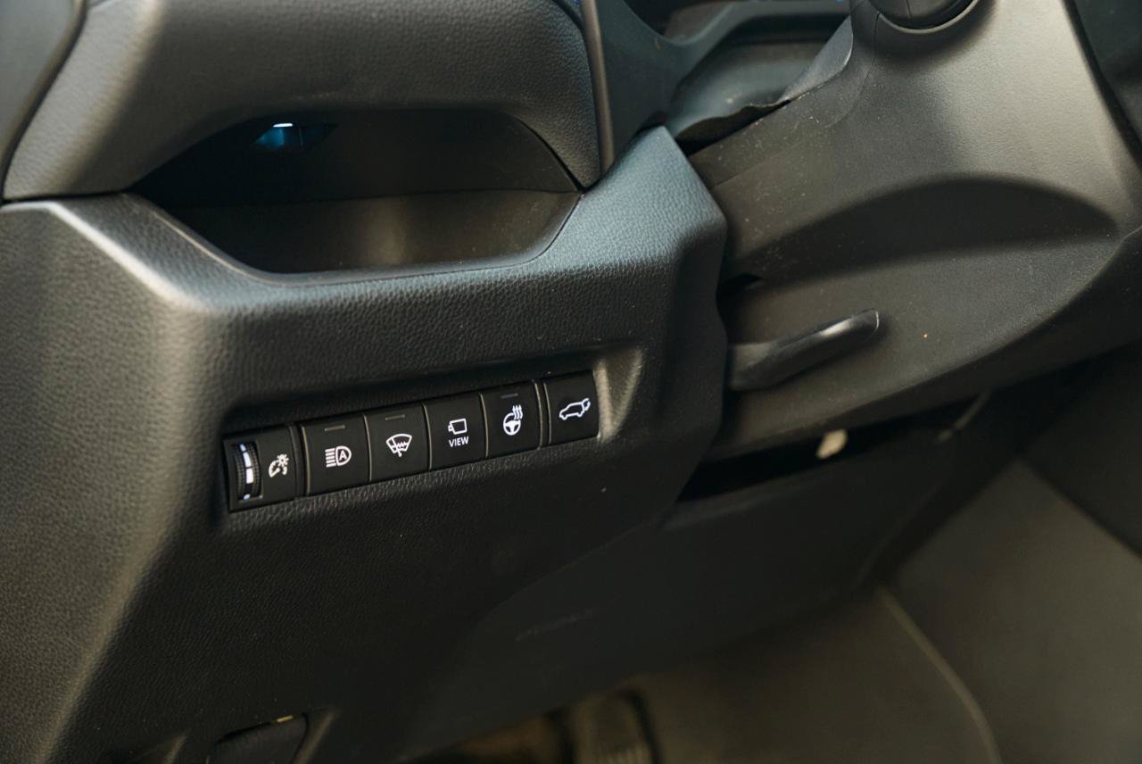 Used 2022 Toyota RAV4 XSE AWD/4WD image 31