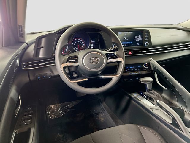 Used 2022 Hyundai Elantra SEL image 20