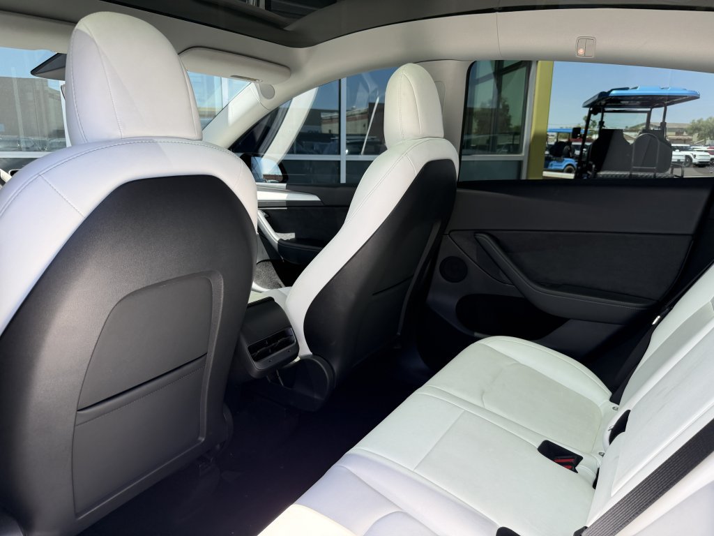 Used 2022 Tesla Model Y Long Range AWD/4WD image 36