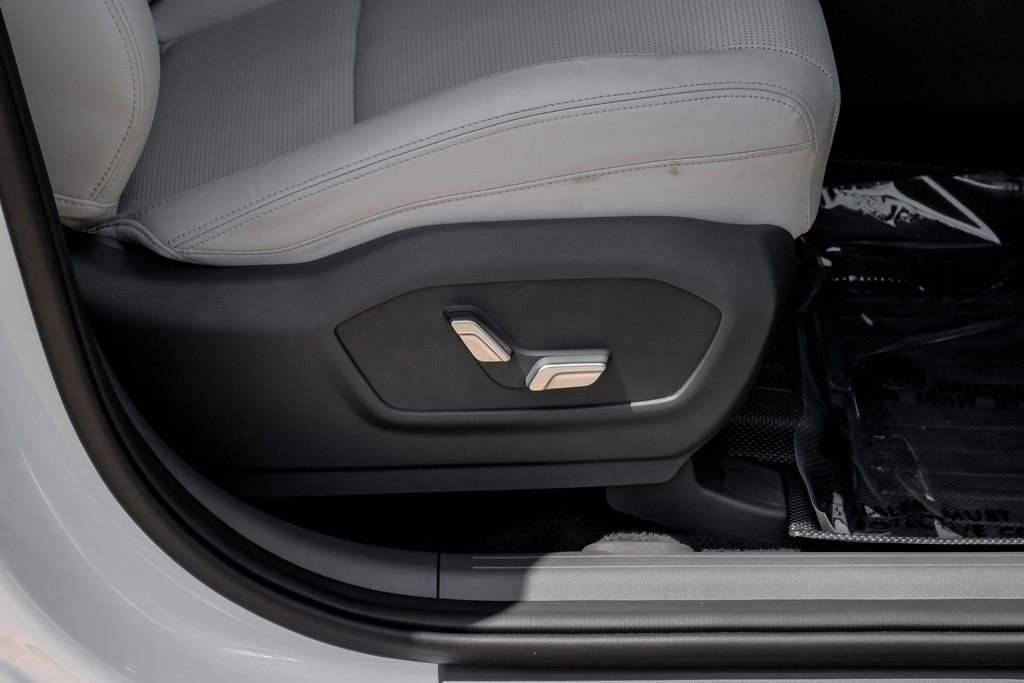 Used 2024 Hyundai Santa Fe Limited image 35