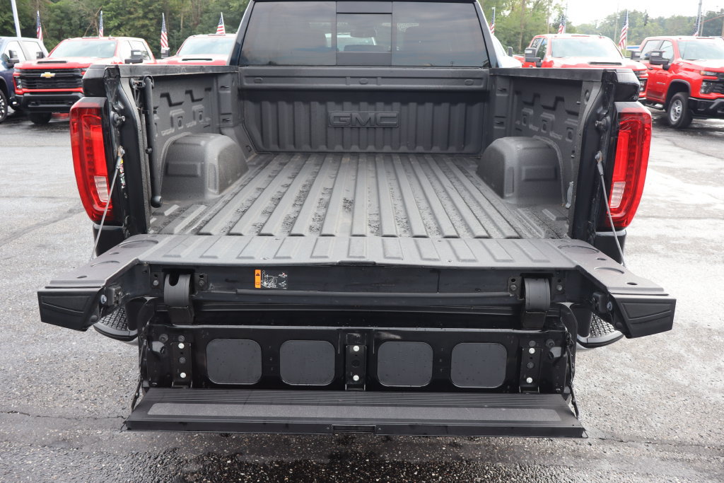 Used 2024 GMC Sierra 1500 SLT w/ SLT Premium Plus Package AWD/4WD image 33