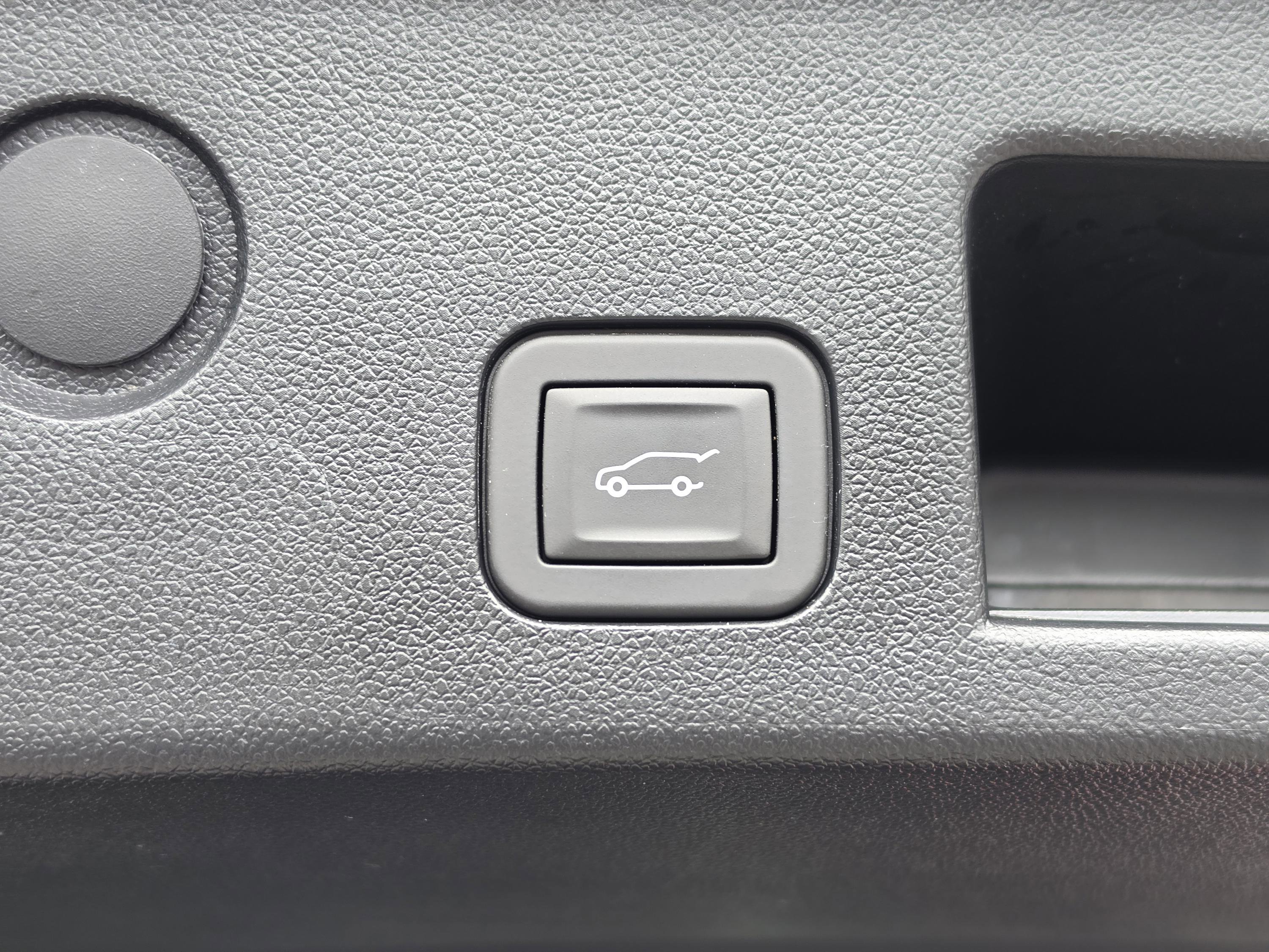 Used 2025 Chevrolet Equinox RS w/ Safety and Technology Package AWD/4WD image 15