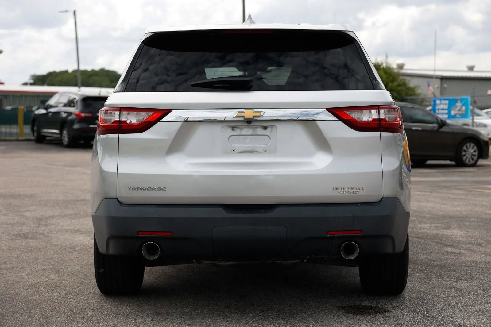 Used 2018 Chevrolet Traverse LS FWD image 4