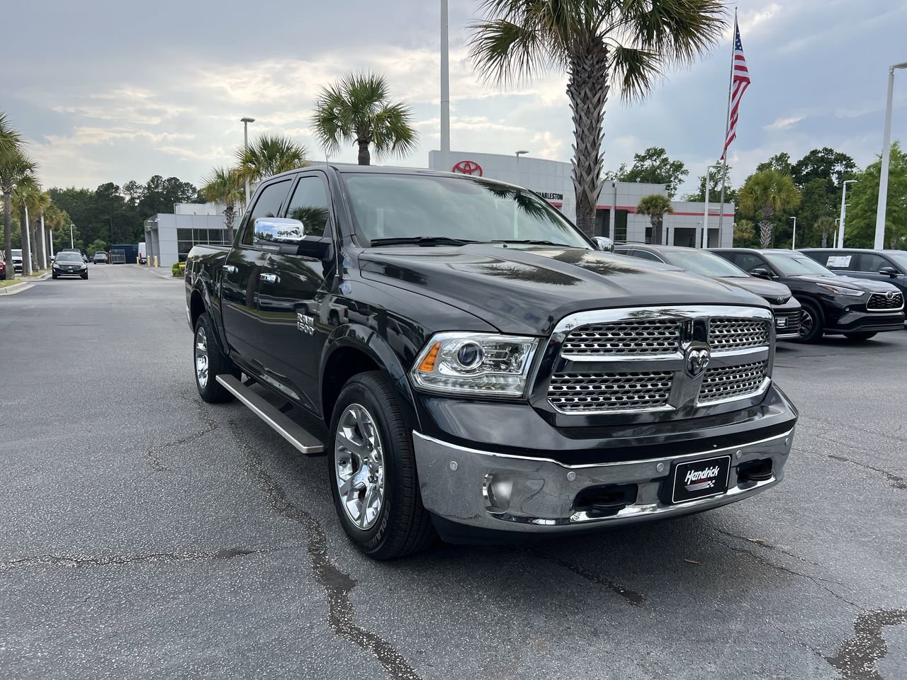 Used 2017 RAM 1500 Laramie w/ Convenience Group AWD/4WD image 2