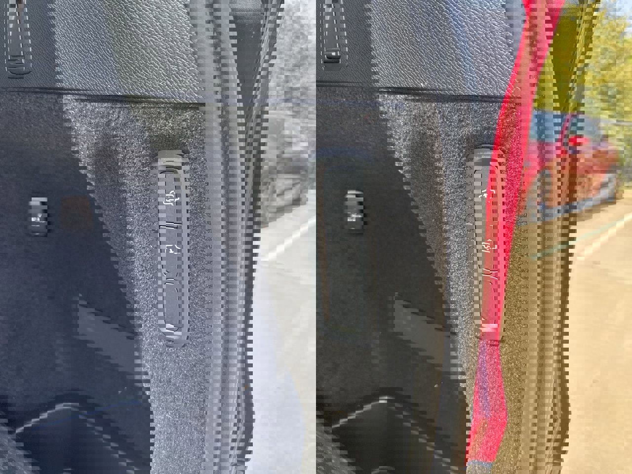 Used 2025 Volvo XC90 B6 Ultra w/ Lounge Package image 10