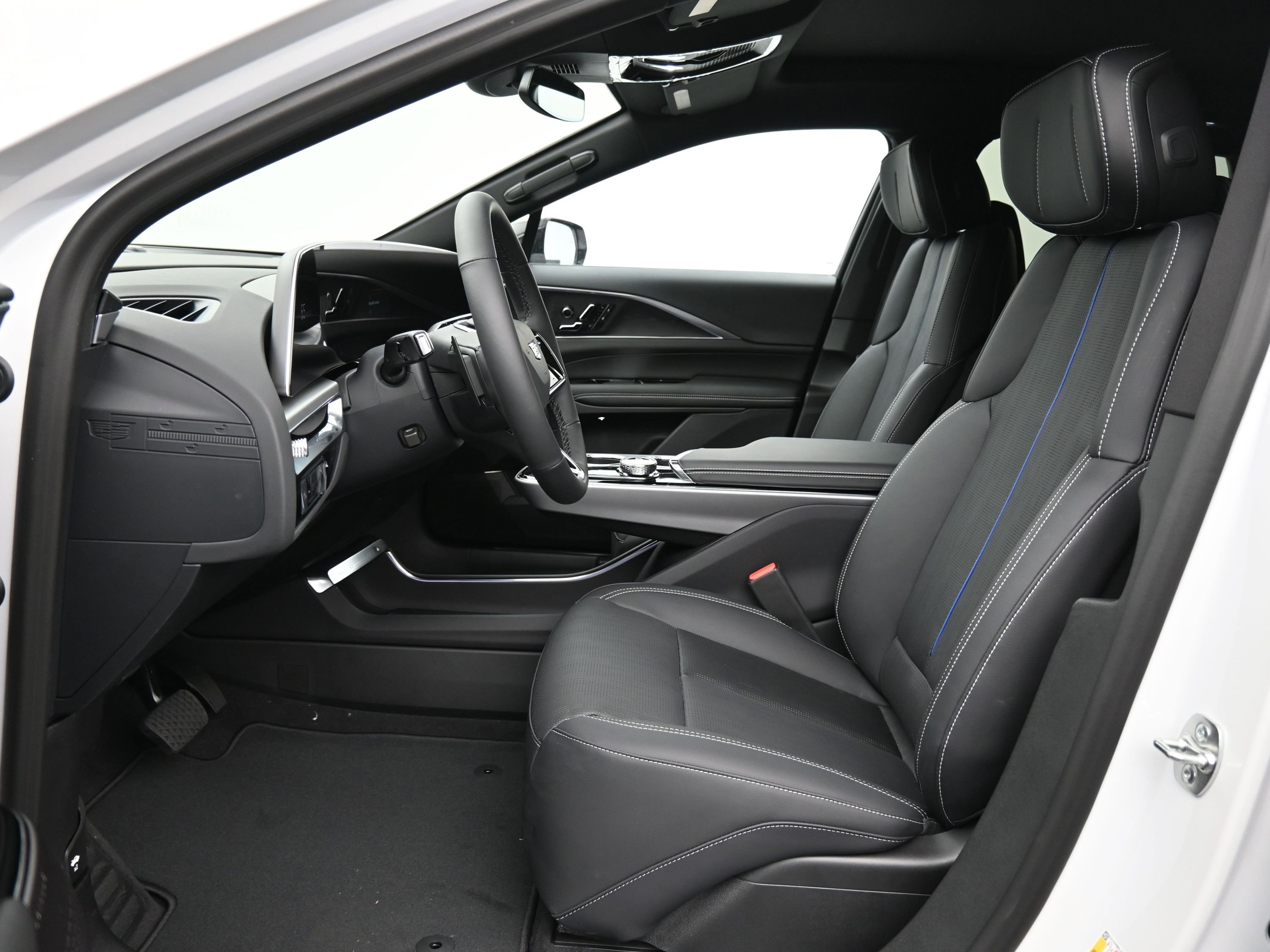 New 2025 Cadillac Lyriq Luxury image 11