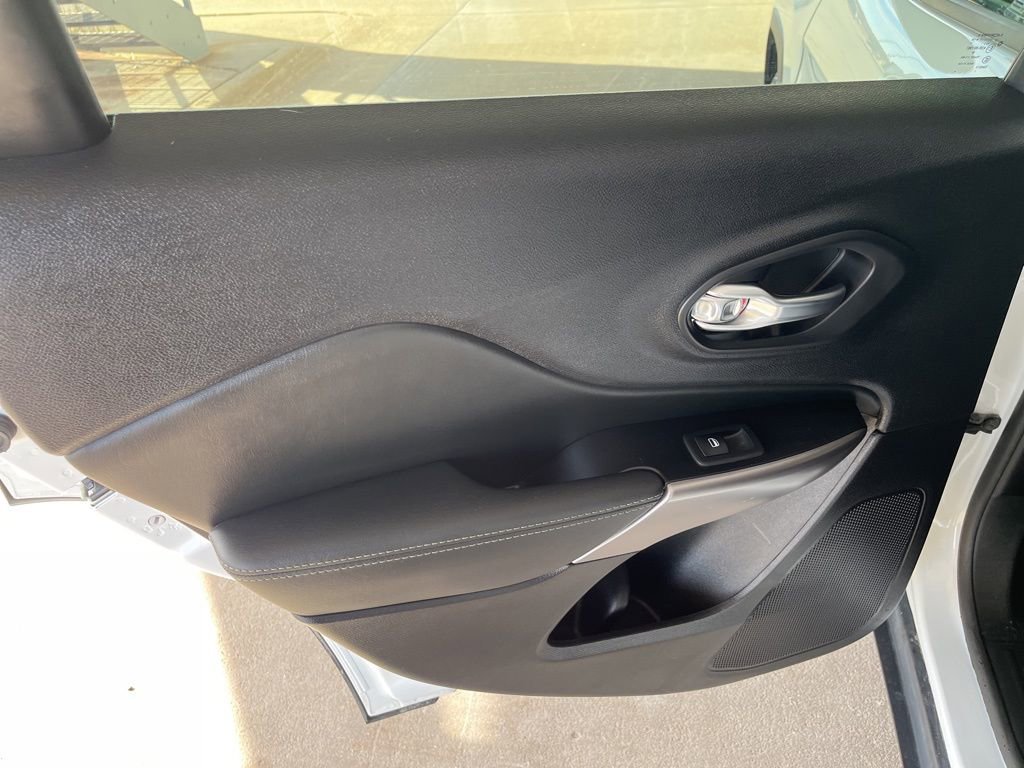 Used 2022 Jeep Cherokee Latitude Lux image 13