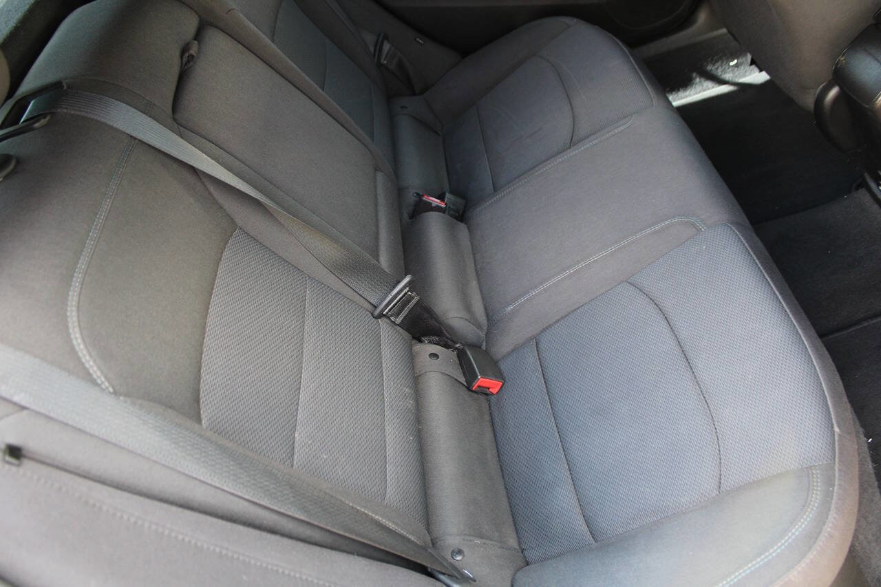 Used 2018 Chevrolet Cruze LT w/ Convenience Package image 32