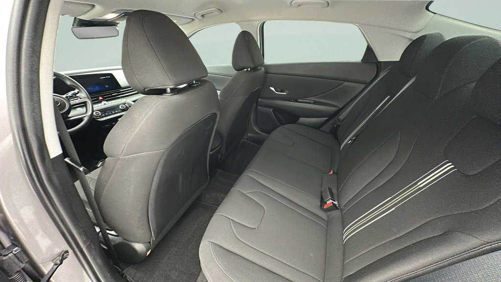 Used 2023 Hyundai Elantra SEL w/ Convenience Package FWD image 9